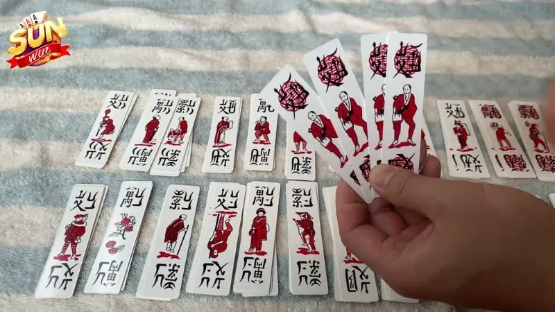 Chắn là trò chơi đánh bài truyền thống của Việt Nam Chắn là trò chơi đánh bài truyền thống của Việt Nam